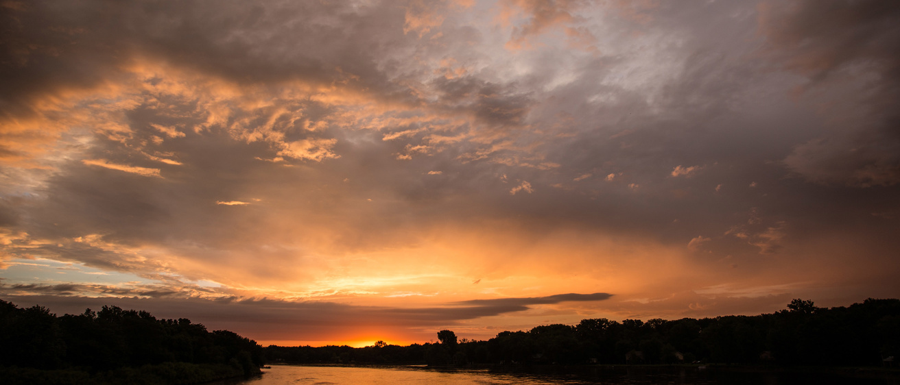 sunrise over the Cedar River